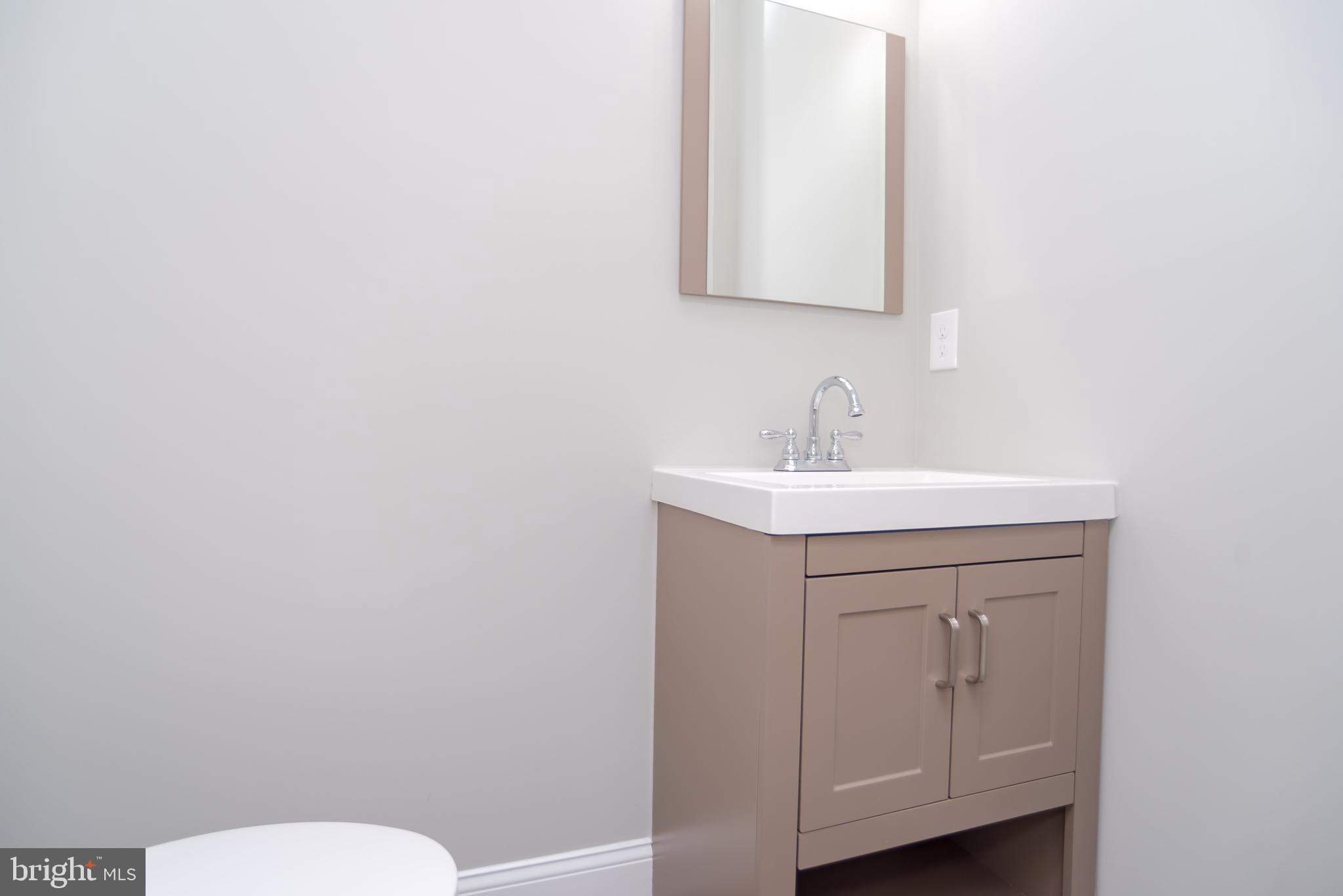 511 Byberry Road Philadelphia, PA 19116 - Photo 18 of 44 Powder room