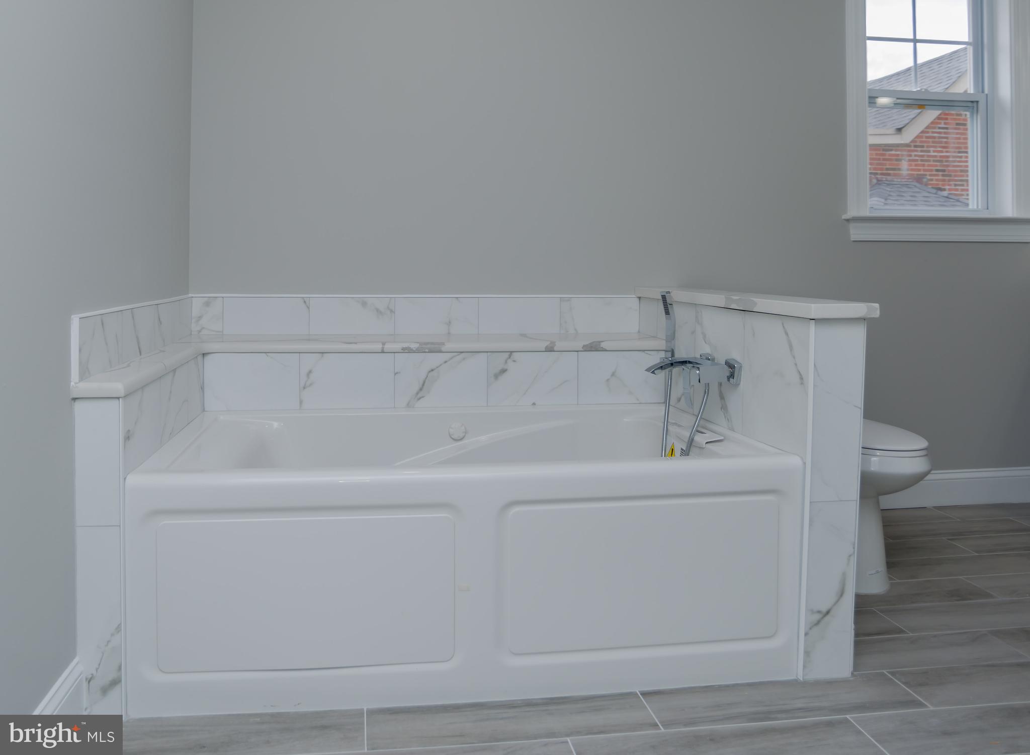 511 Byberry Road Philadelphia, PA 19116 - Photo 26 of 44 Master bathroom
