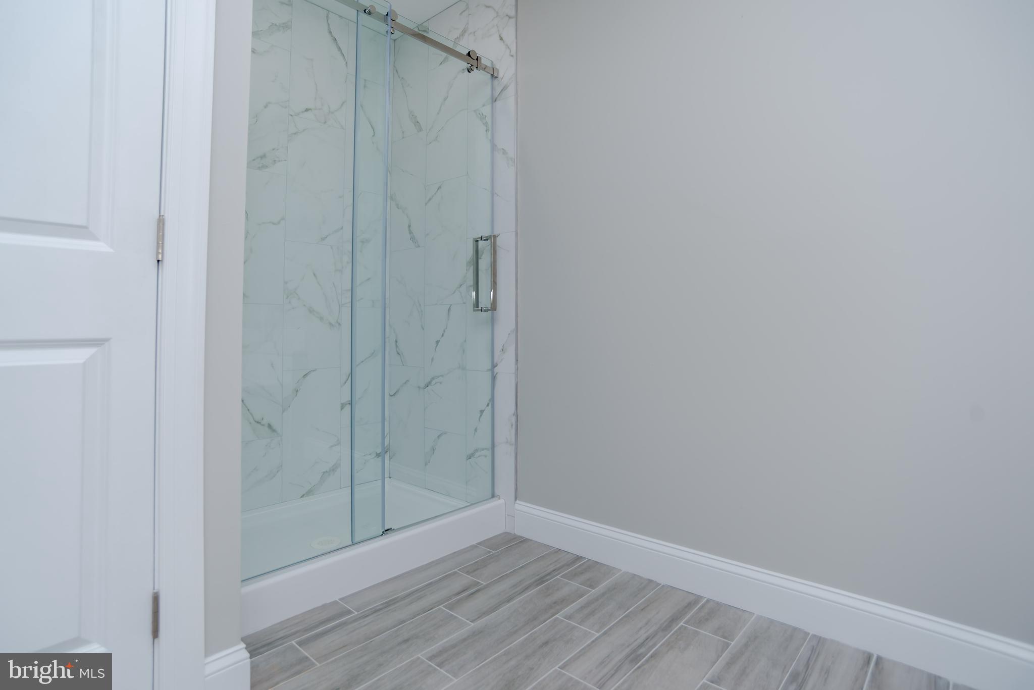 511 Byberry Road Philadelphia, PA 19116 - Photo 27 of 44 Master bathroom