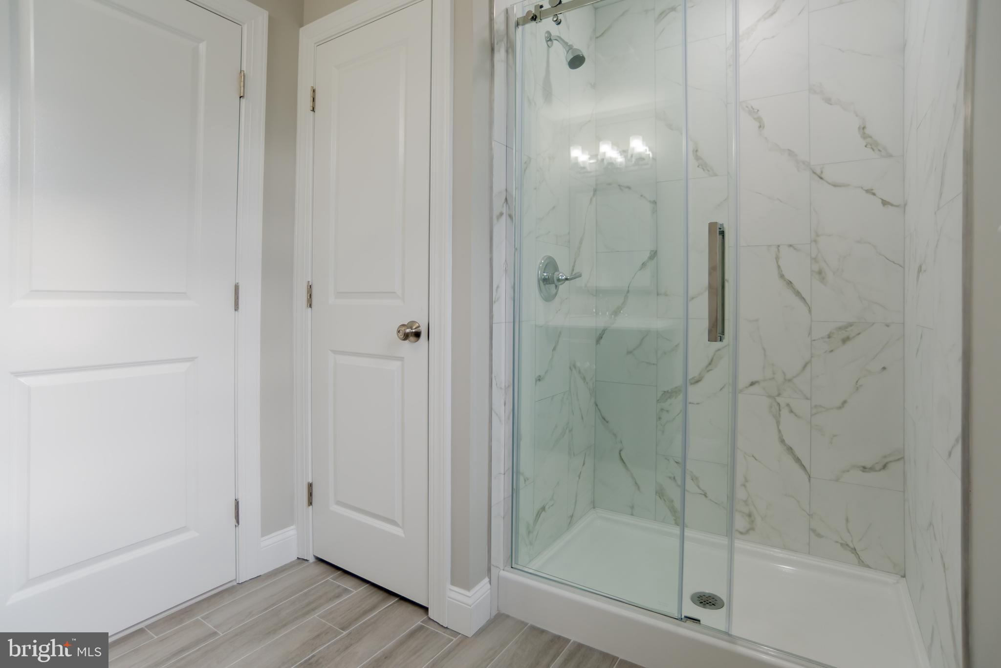 511 Byberry Road Philadelphia, PA 19116 - Photo 42 of 44 3rd floor bathroom