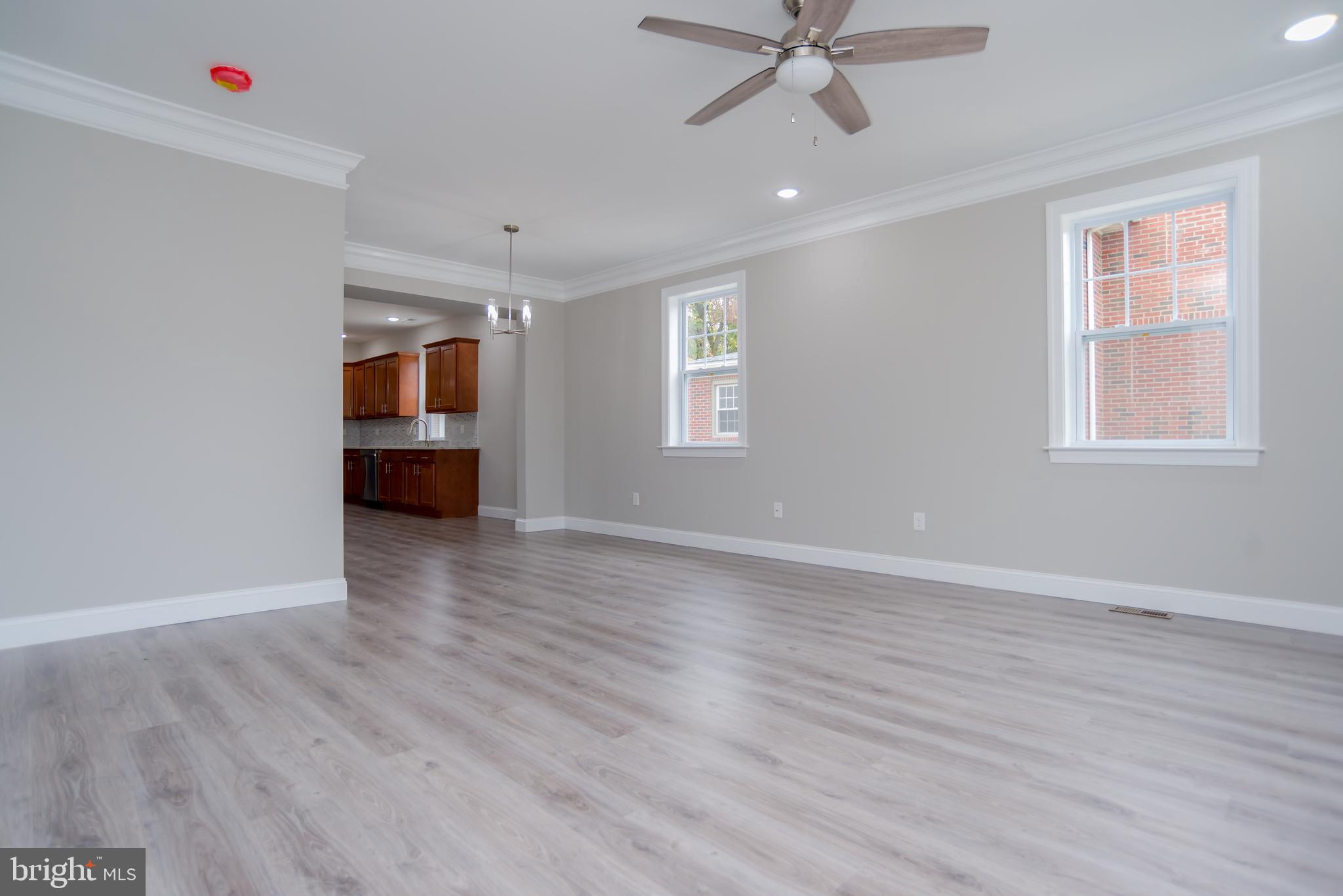 511 Byberry Road Philadelphia, PA 19116 - Photo 9 of 44 Living/dining room