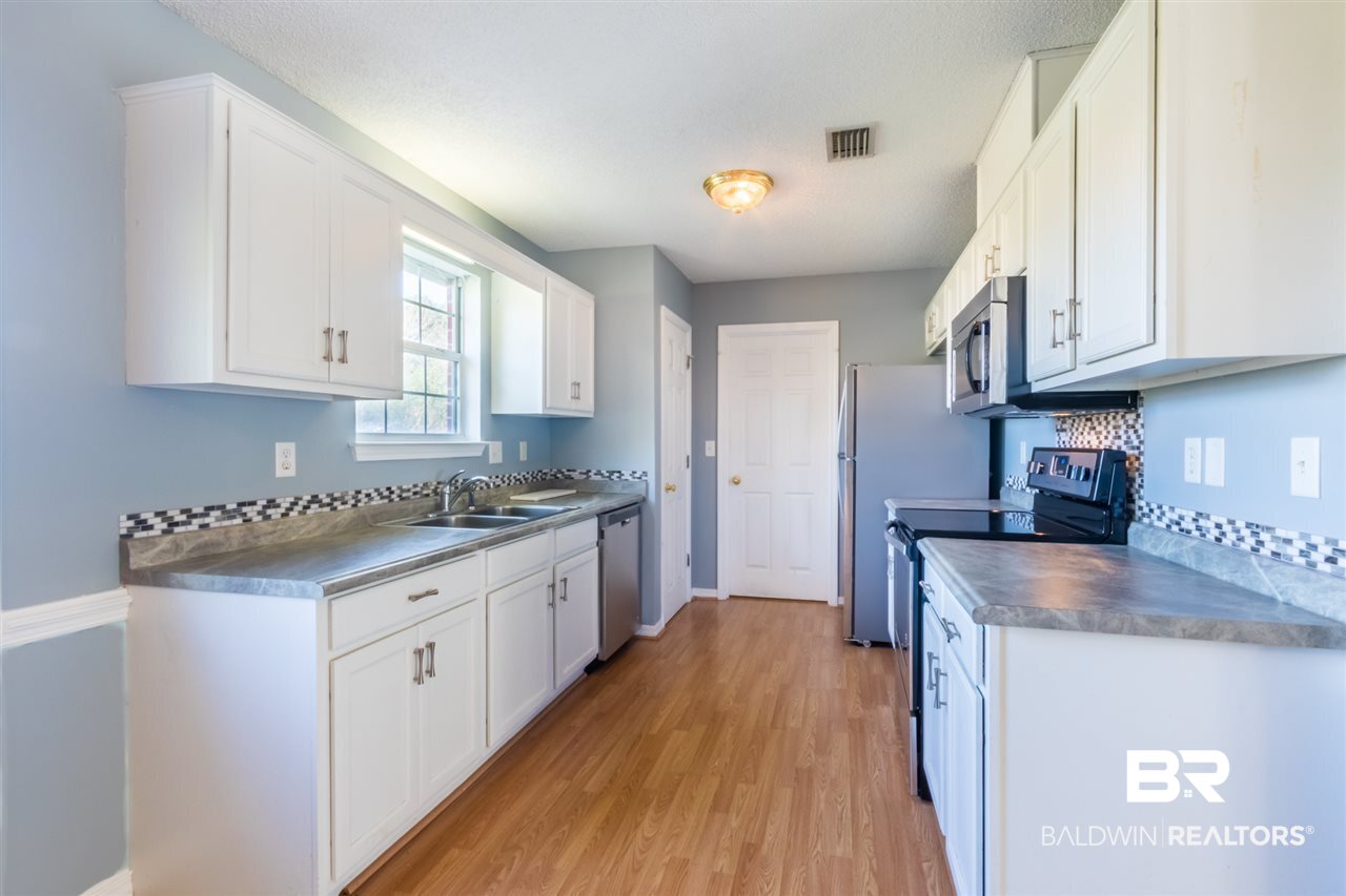 8946 Shannon's Mill Road Foley, AL 36535 - Photo 6 of 20