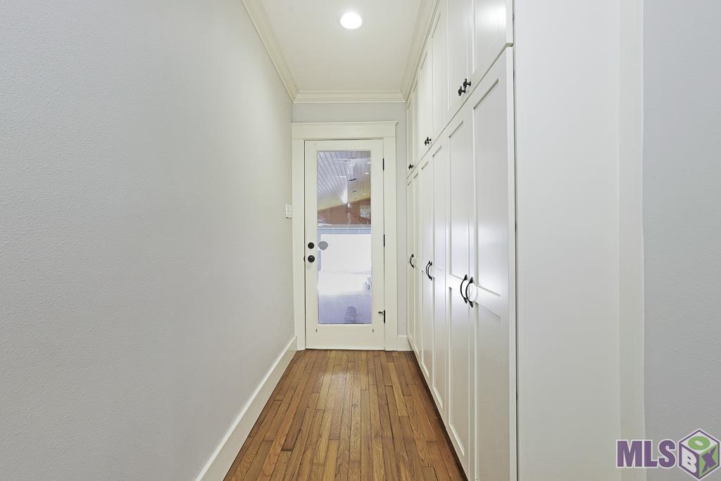 1501 Letitia Street Baton Rouge, LA 70808 - Photo 27 of 43 Kitchen Hallway to back patio