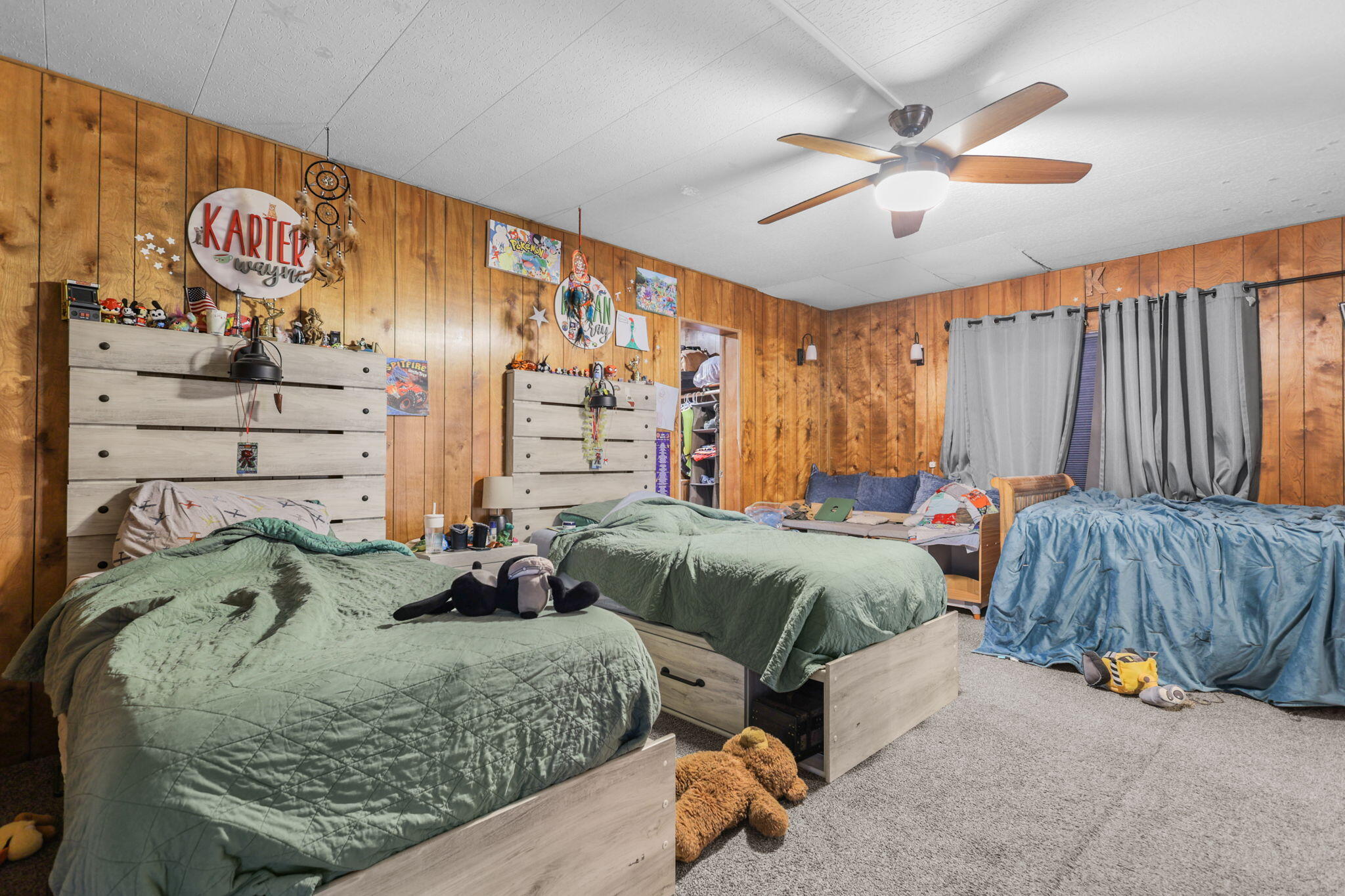 5722 Happy Valley Road Anderson, CA 96007 - Photo 11 of 29 a bedroom with a bed and a dresser