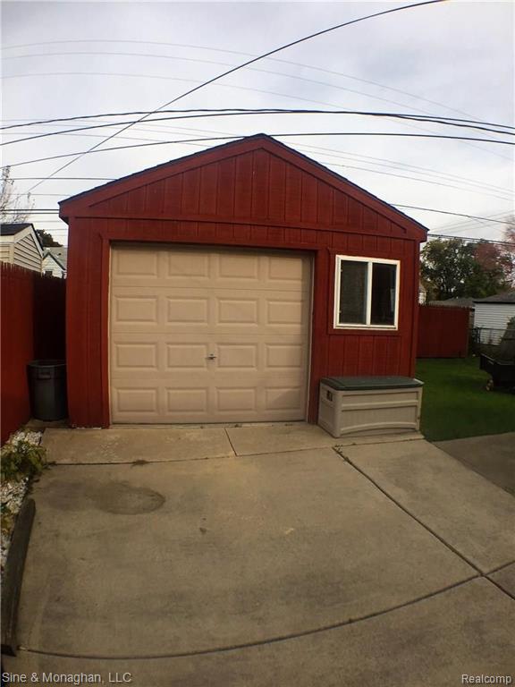 8189 State Park Center Line, MI 48015 - Photo 12 of 13