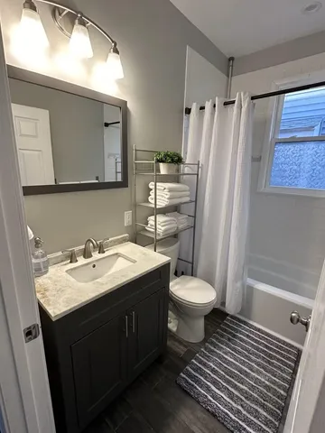 $2,200 | 222 Harper Avenue, Detroit, MI 48202