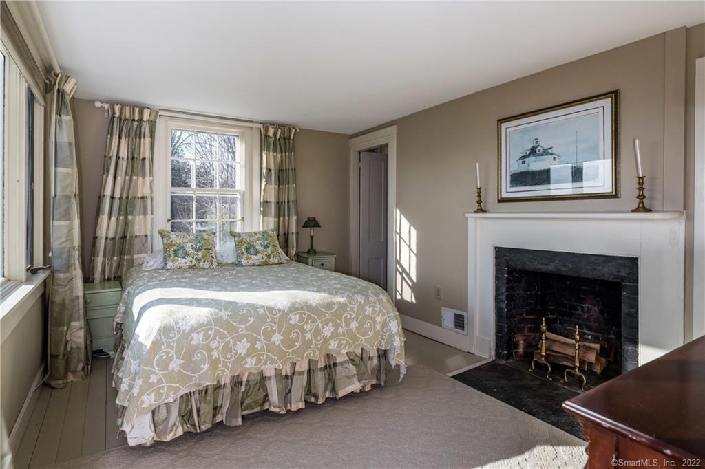 27 South Main Street, Unit 9 Essex, CT 06426 - Photo 11 of 19 Master Bedroom