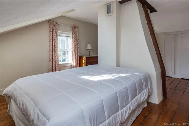 $3,200 | 27 South Main Street, Unit 9, Essex, CT 06426