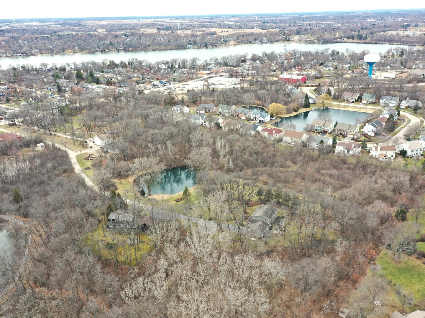 18238 West Gages Lake Road Grayslake, IL 60030 - Photo 2 of 19 a view of a city