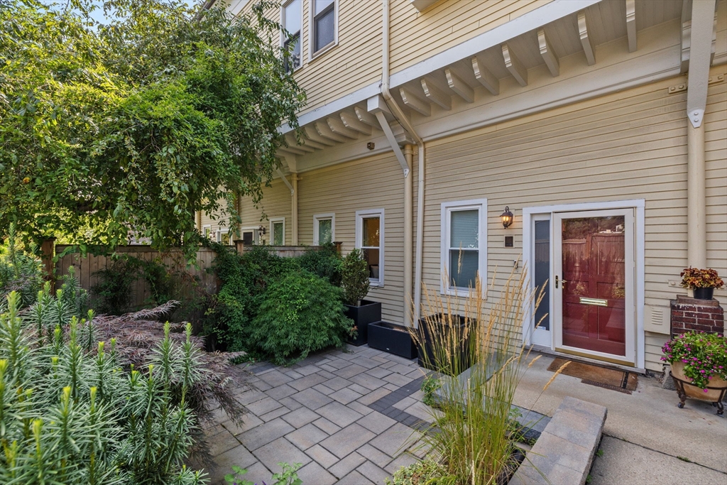 44 High Street, Unit 7 Boston, MA 02129 - Photo 34 of 36