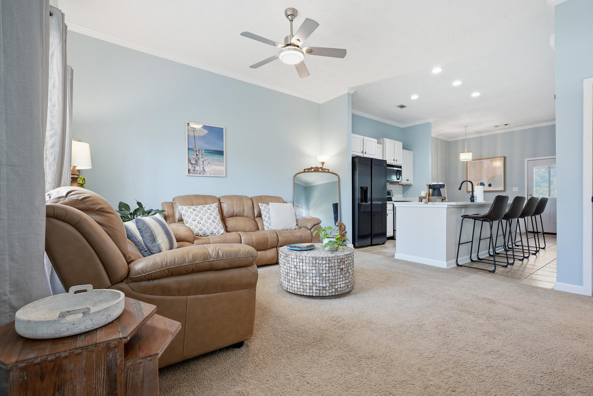 573 Tropical Way Freeport, FL 32439 - Photo 4 of 32 Living Area