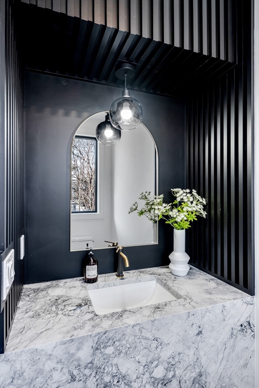 129 Withington Road, Unit 129 Newton, MA 02460 - Photo 3 of 31