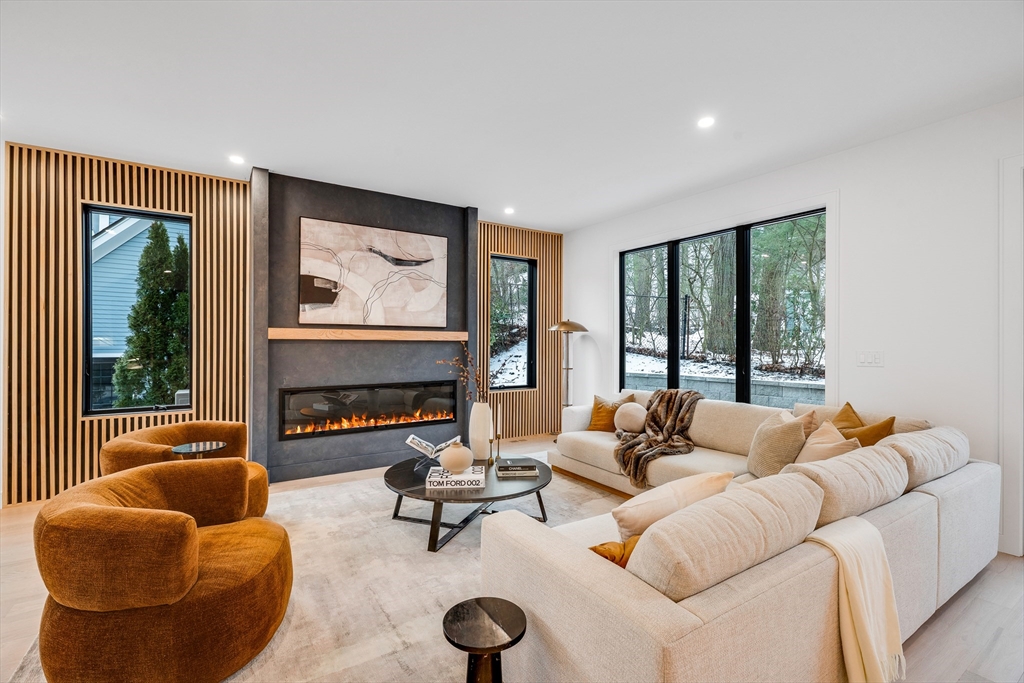 129 Withington Road, Unit 129 Newton, MA 02460 - Photo 4 of 31