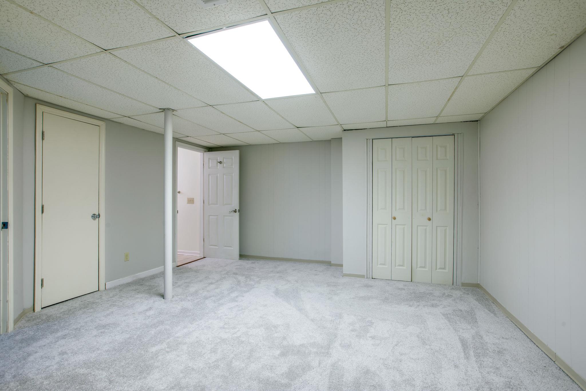 6737 Holt Road Nashville, TN 37211 - Photo 23 of 28 The office area has a walk-in closet and full Bath-it would be a great area for guests/in-law suite,etc (no window,so we can't call it a Bedroom)