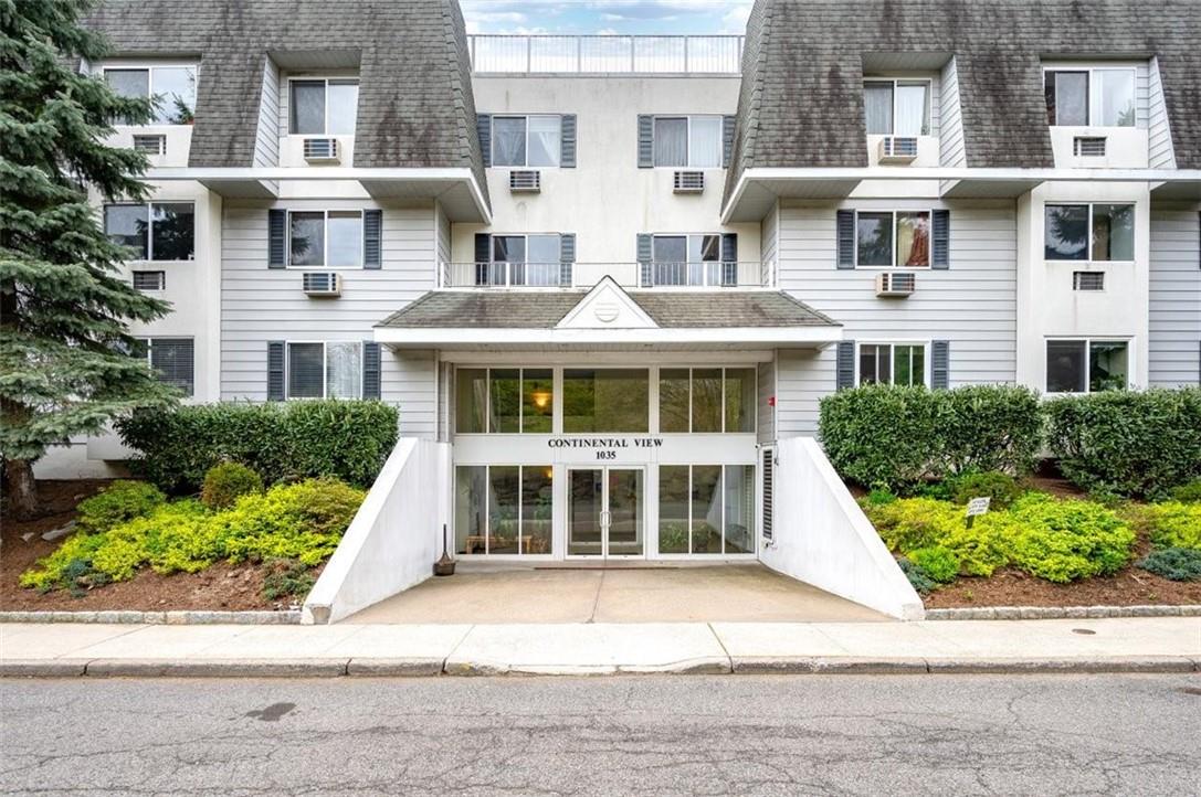 1035 E Boston Post Rd