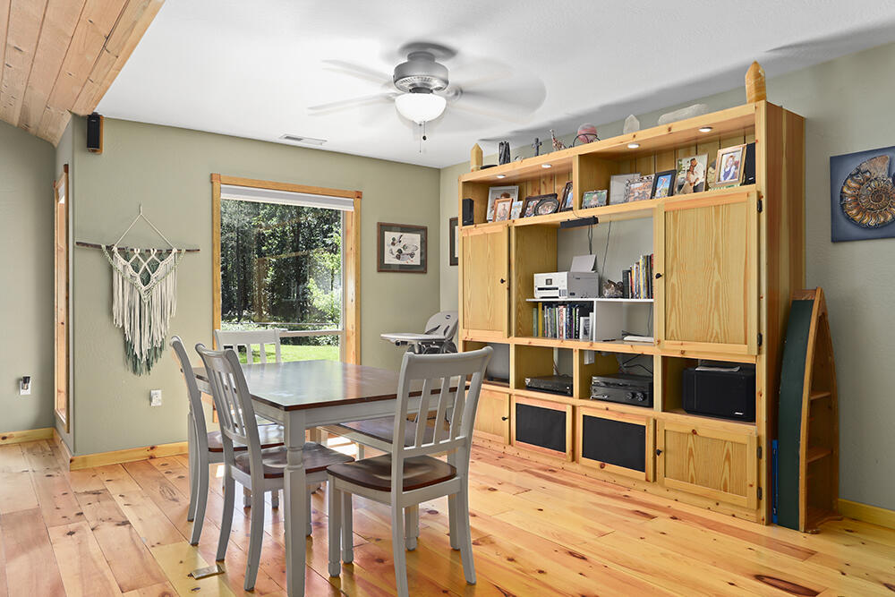 141 Warren Road Selma, OR 97538 - Photo 11 of 52 9