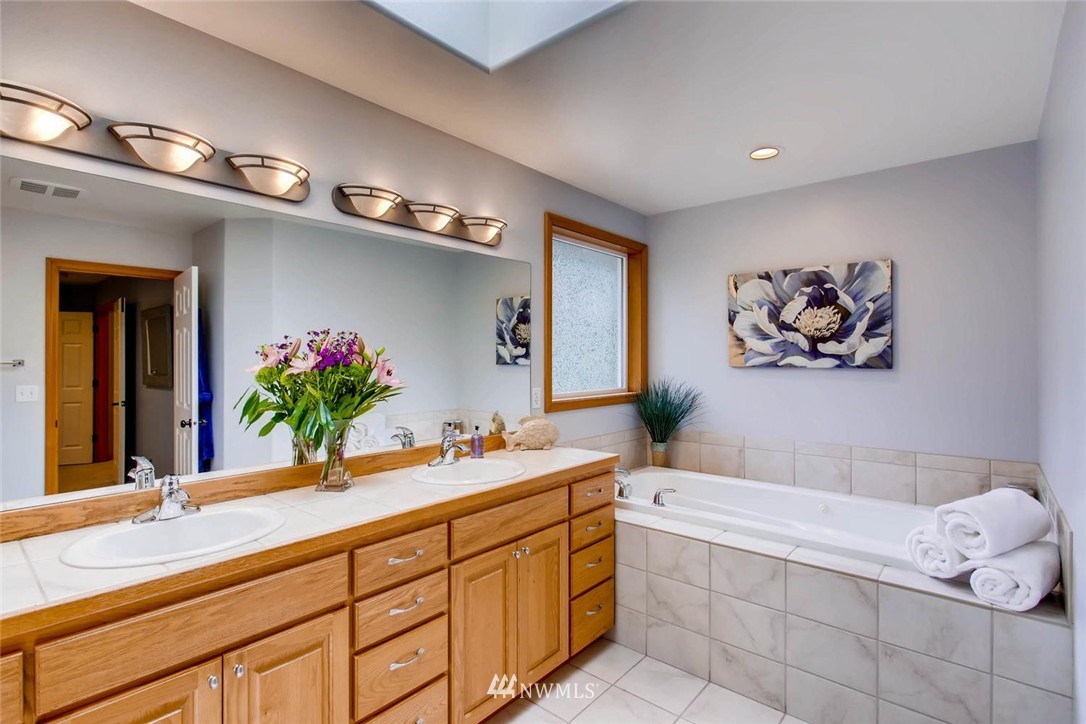 18906 Ross Road Bothell, WA 98011 - Photo 17 of 25