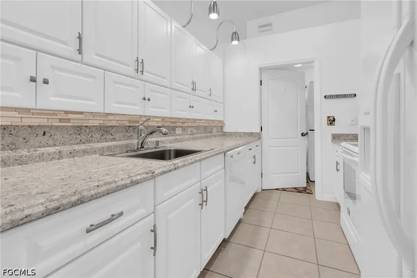 $2,100 | 2610 40th Street West, Lehigh Acres, FL 33971