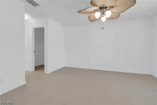 $2,100 | 2610 40th Street West, Lehigh Acres, FL 33971