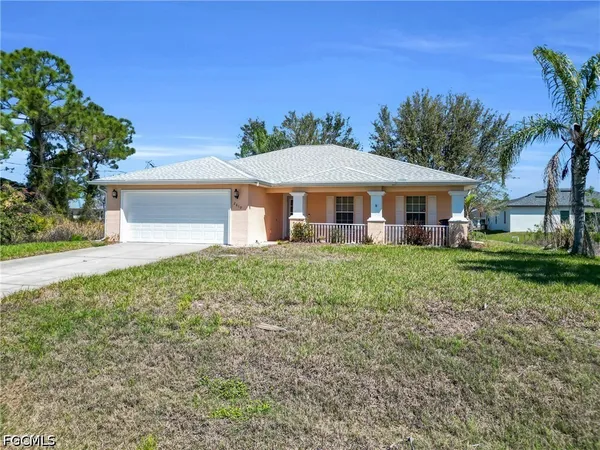 $2,100 | 2610 40th Street West, Lehigh Acres, FL 33971