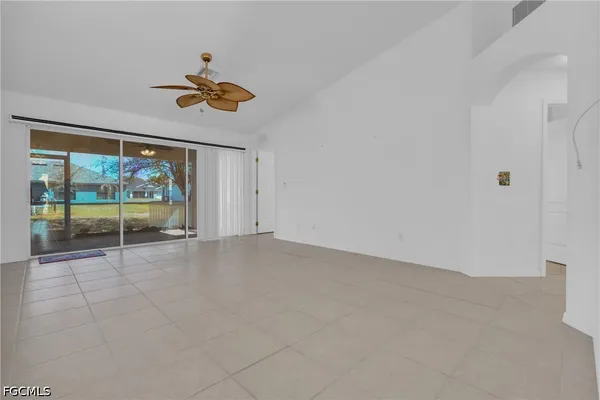 $2,100 | 2610 40th Street West, Lehigh Acres, FL 33971