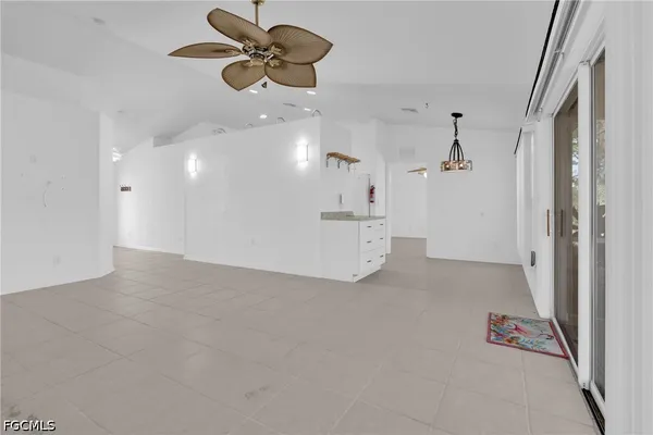 $2,100 | 2610 40th Street West, Lehigh Acres, FL 33971