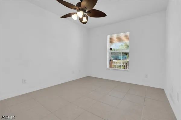 $2,100 | 2610 40th Street West, Lehigh Acres, FL 33971