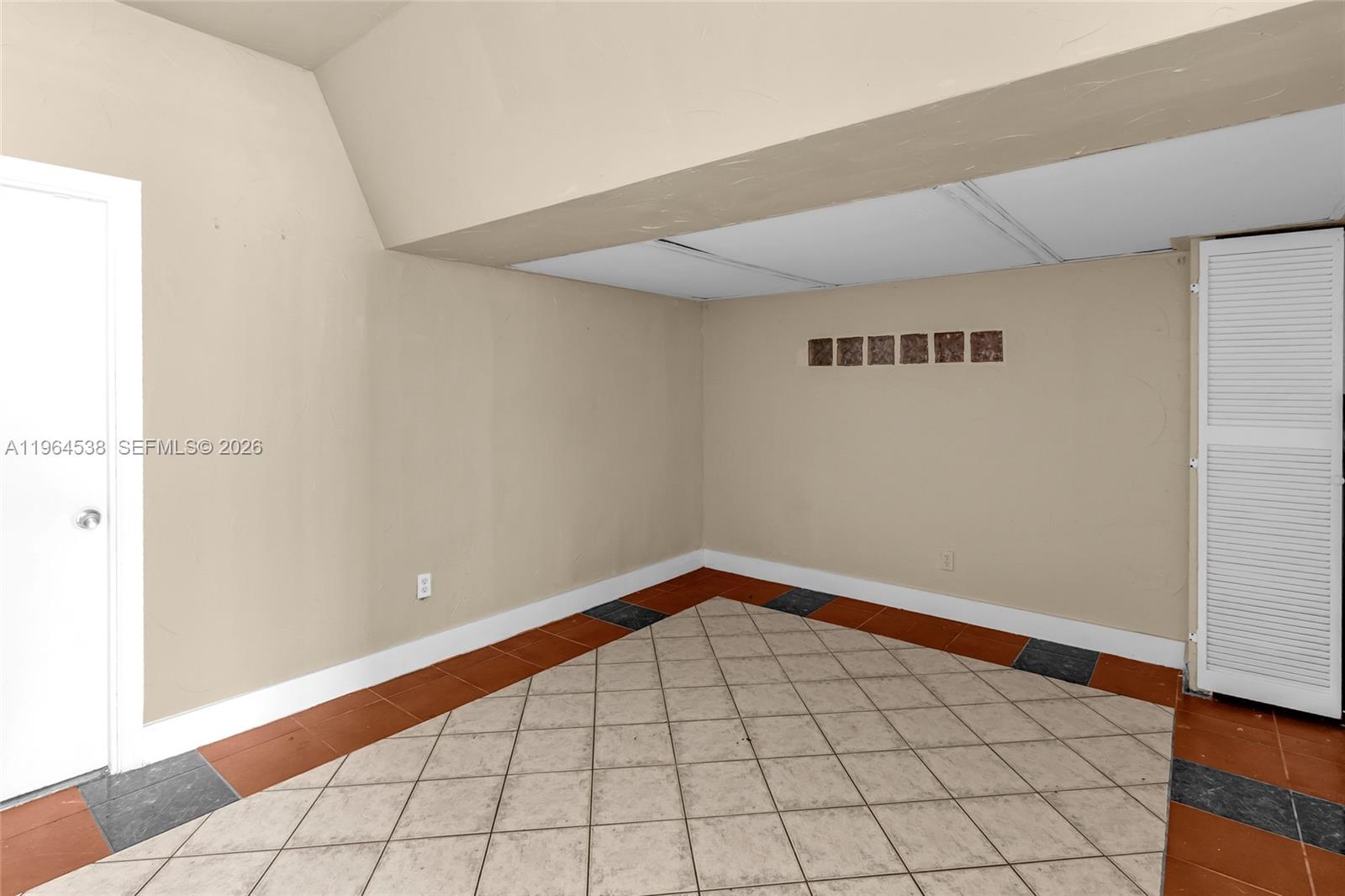 27100 Southwest 121st Court Homestead, FL 33032 - Photo 12 of 26