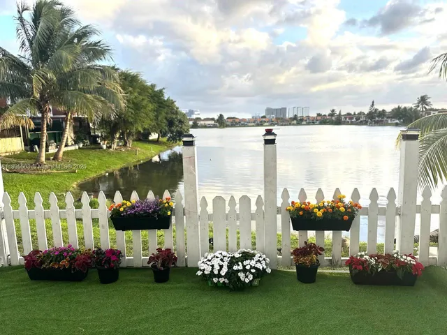 a view of a small yard