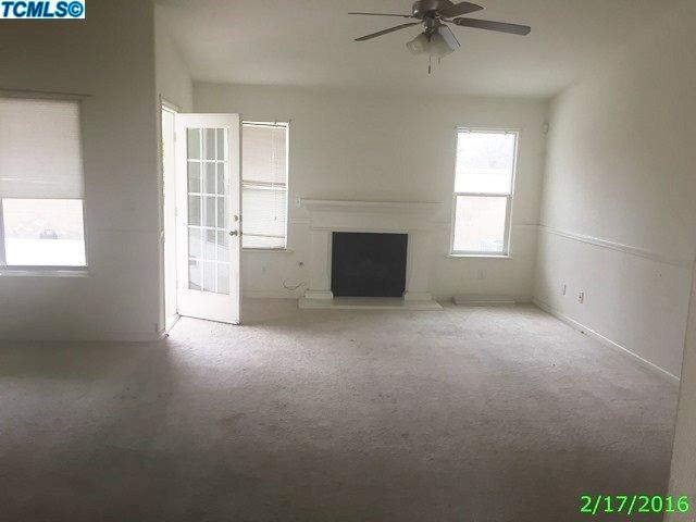 934 Privilege Way Lemoore, CA 93245 - Photo 2 of 10 Additional Photo