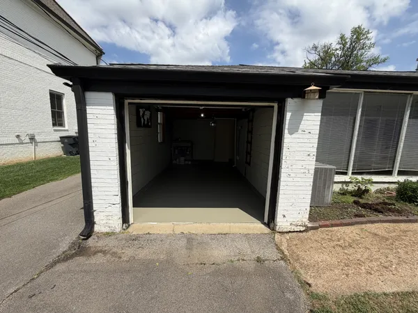 $2,700 | 1921 Castleman Drive, Unit A, Nashville, TN 37215