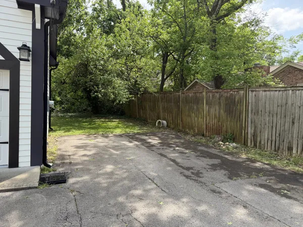 $2,700 | 1921 Castleman Drive, Unit A, Nashville, TN 37215