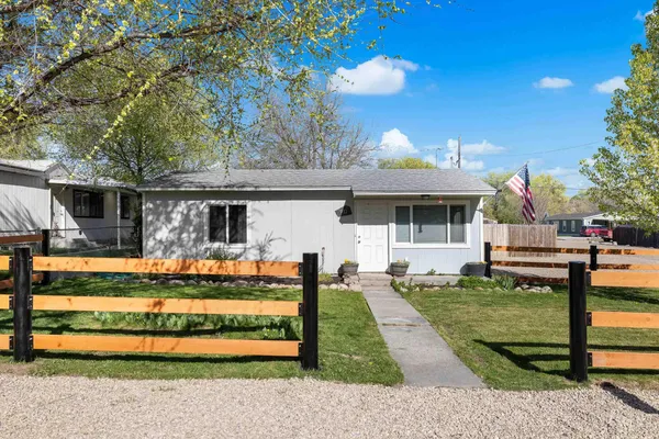 $327,990 | 823 5th Avenue North, Nampa, ID 83687