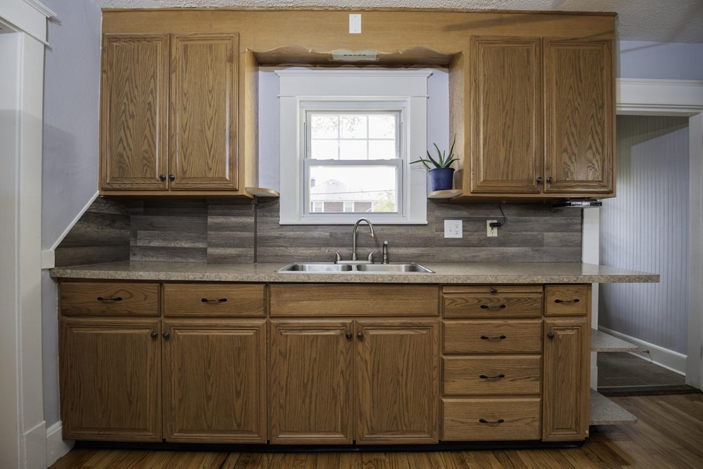58 Chilson Street Springfield, MA 01118 - Photo 12 of 25