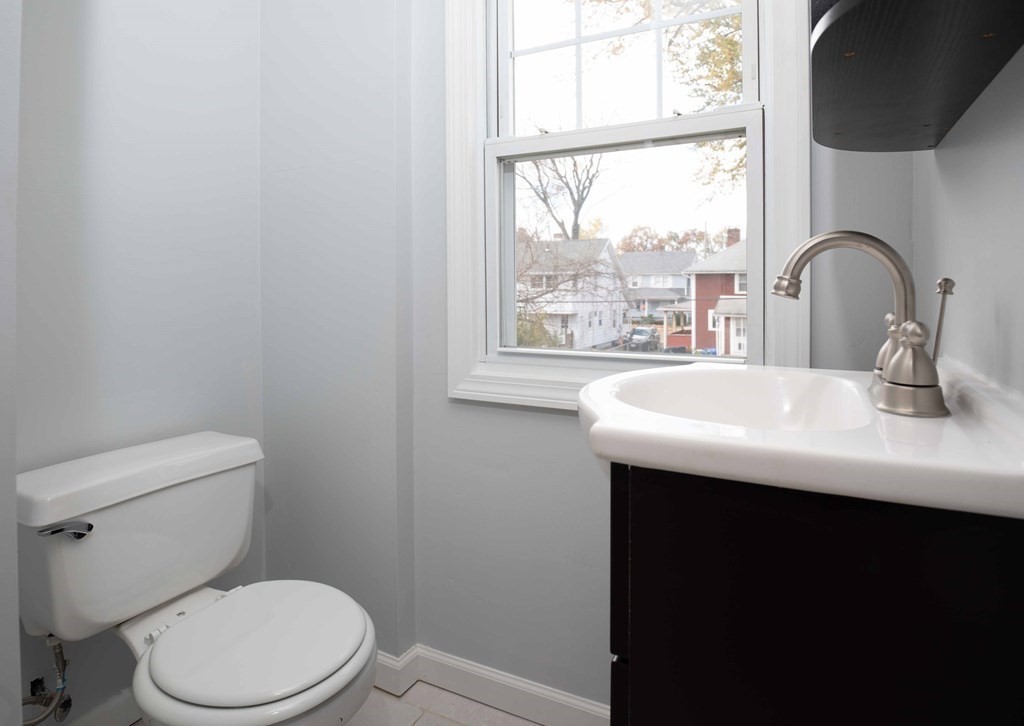 58 Chilson Street Springfield, MA 01118 - Photo 23 of 25