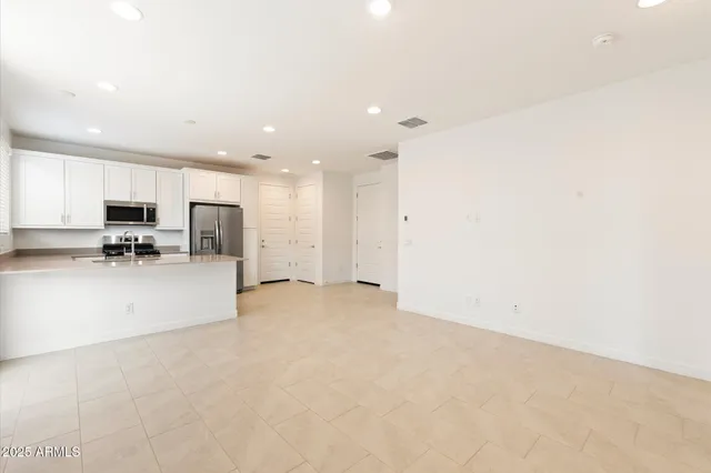 $3,250 | 16677 West Charlotte Drive, Surprise, AZ 85387