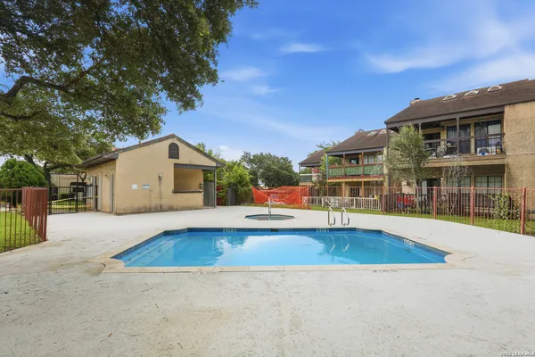 $80,450 | 6100 Woodlake Parkway, Unit 605, San Antonio, TX 78244