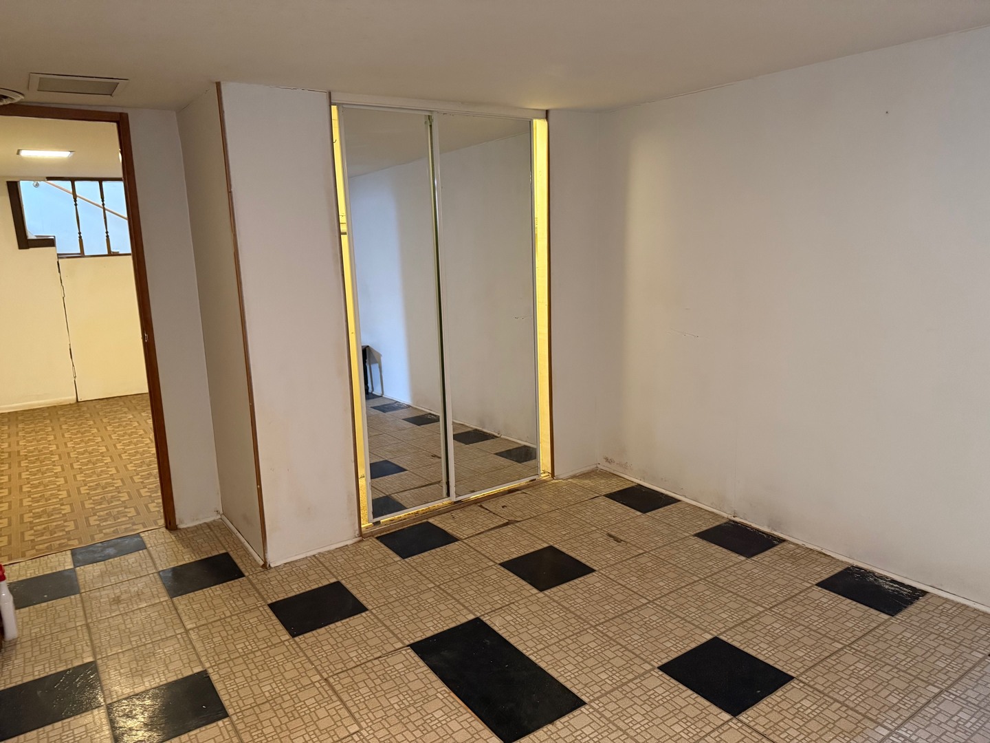 2521 Dakota Road Waukegan, IL 60087 - Photo 21 of 29 a view of an empty room
