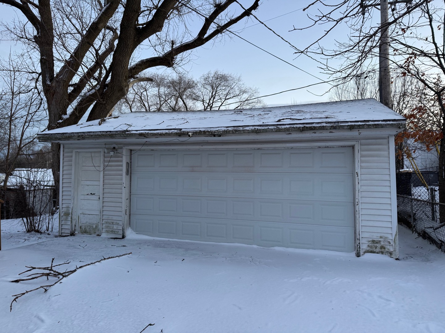 2521 Dakota Road Waukegan, IL 60087 - Photo 24 of 29 a front view of a house