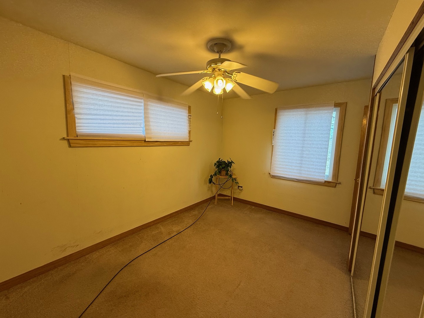 2521 Dakota Road Waukegan, IL 60087 - Photo 4 of 29 a view of a livingroom with a window