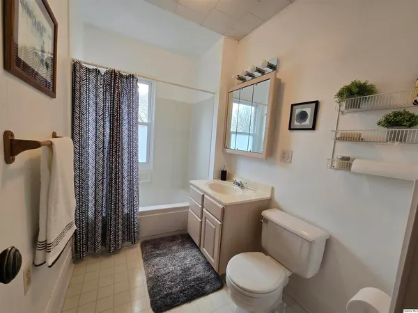 $253,000 | 502 Albers Street, Golden, IL 62339
