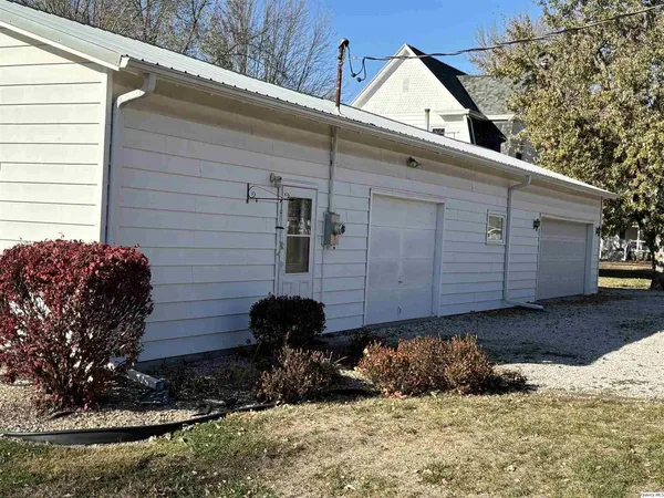 $253,000 | 502 Albers Street, Golden, IL 62339