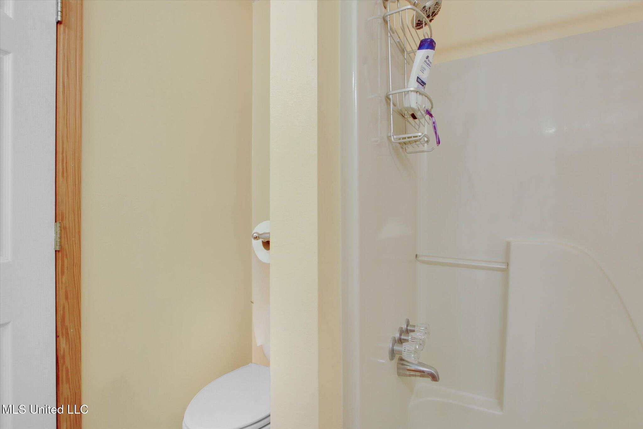 8809 Old Walnut Road Ocean Springs, MS 39564 - Photo 21 of 30 Primary Bathroom #2