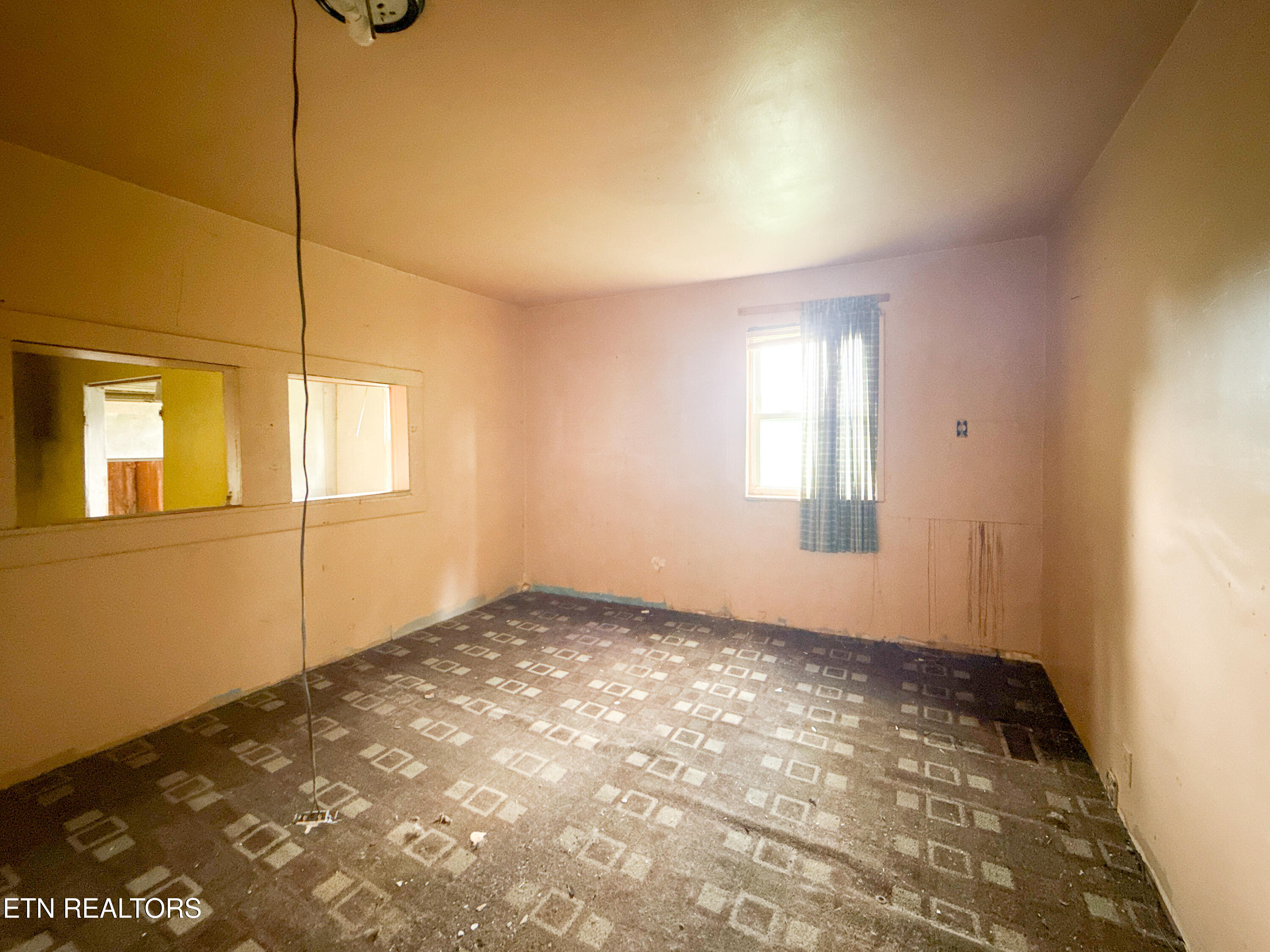 2518 Roseberry Road Mascot, TN 37806 - Photo 11 of 41 031-SMALL