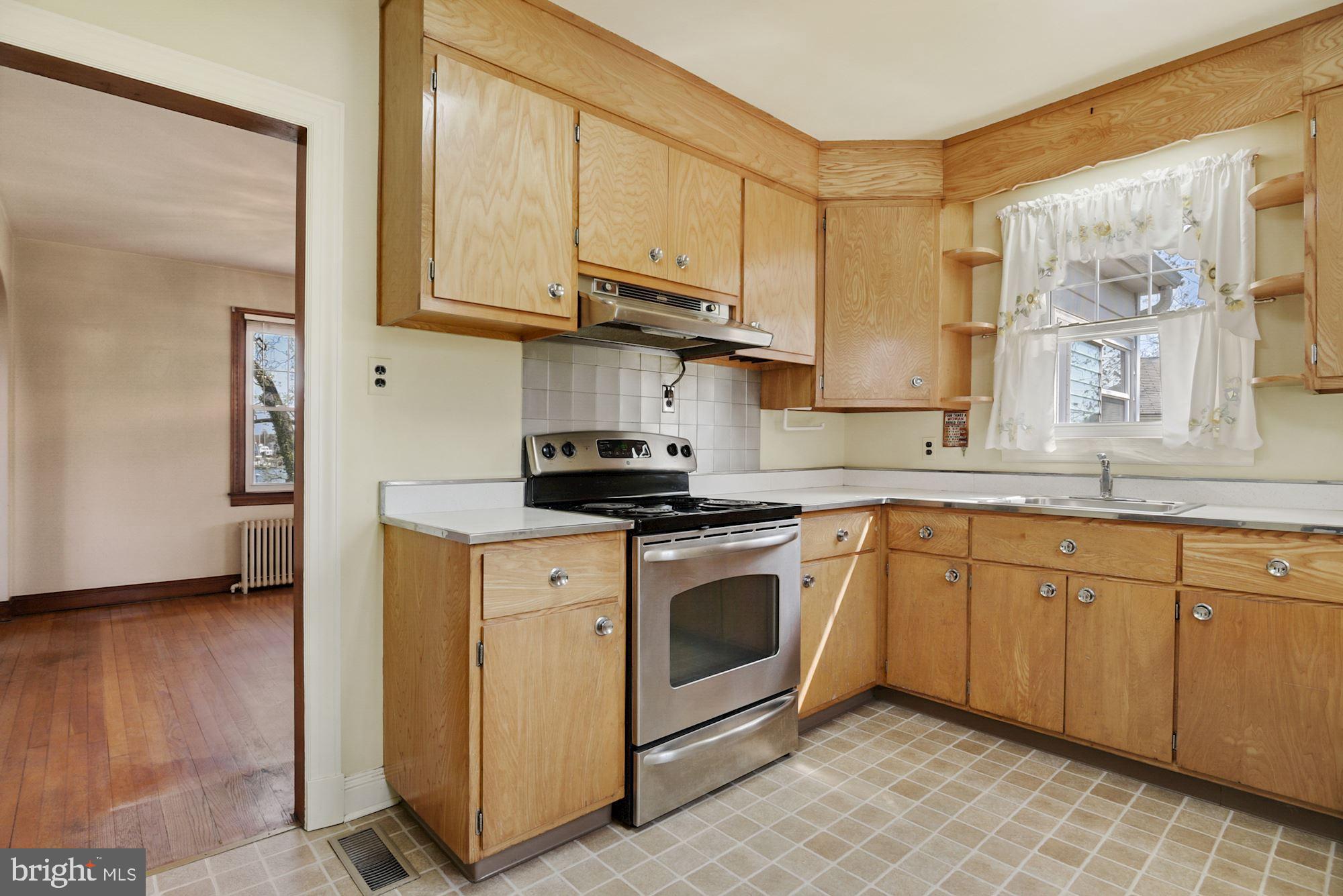 7046 Bembe Beach Road Annapolis, MD 21403 - Photo 15 of 38 Kitchen
