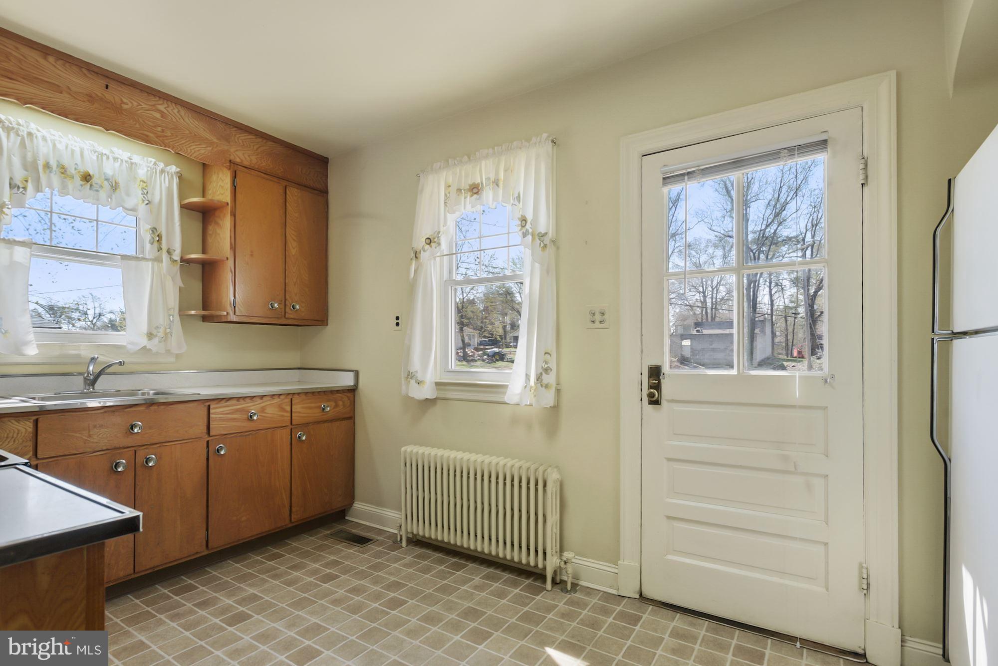 7046 Bembe Beach Road Annapolis, MD 21403 - Photo 16 of 38 Kitchen