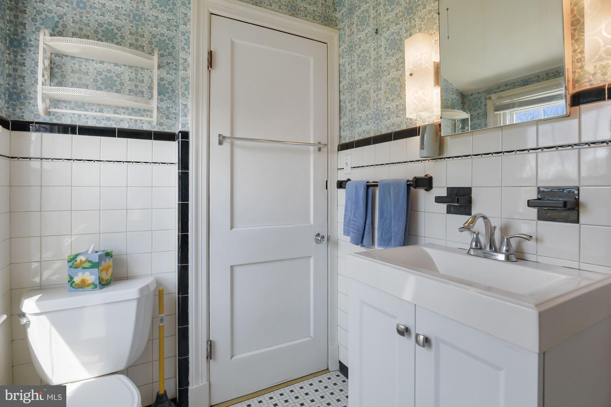 7046 Bembe Beach Road Annapolis, MD 21403 - Photo 26 of 38 Upstairs Full Bath