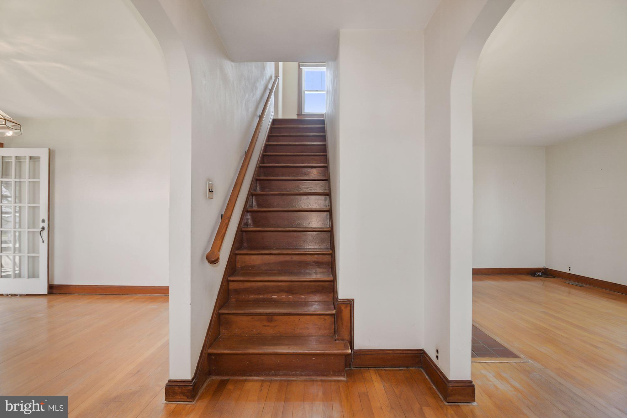 7046 Bembe Beach Road Annapolis, MD 21403 - Photo 8 of 38 Foyer