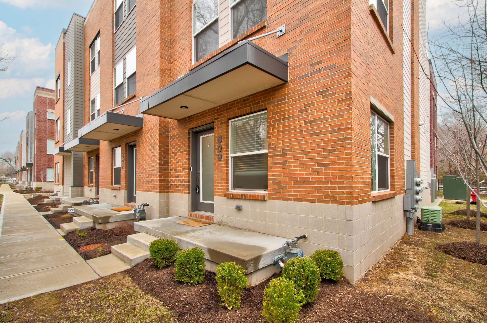 809 Switchyard Place Indianapolis, IN 46203 - Photo 2 of 22