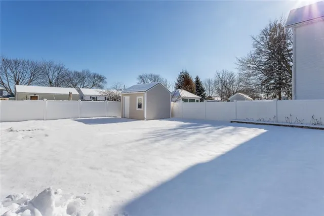 $3,300 | 275 Columbus Avenue, Pawtucket, RI 02861